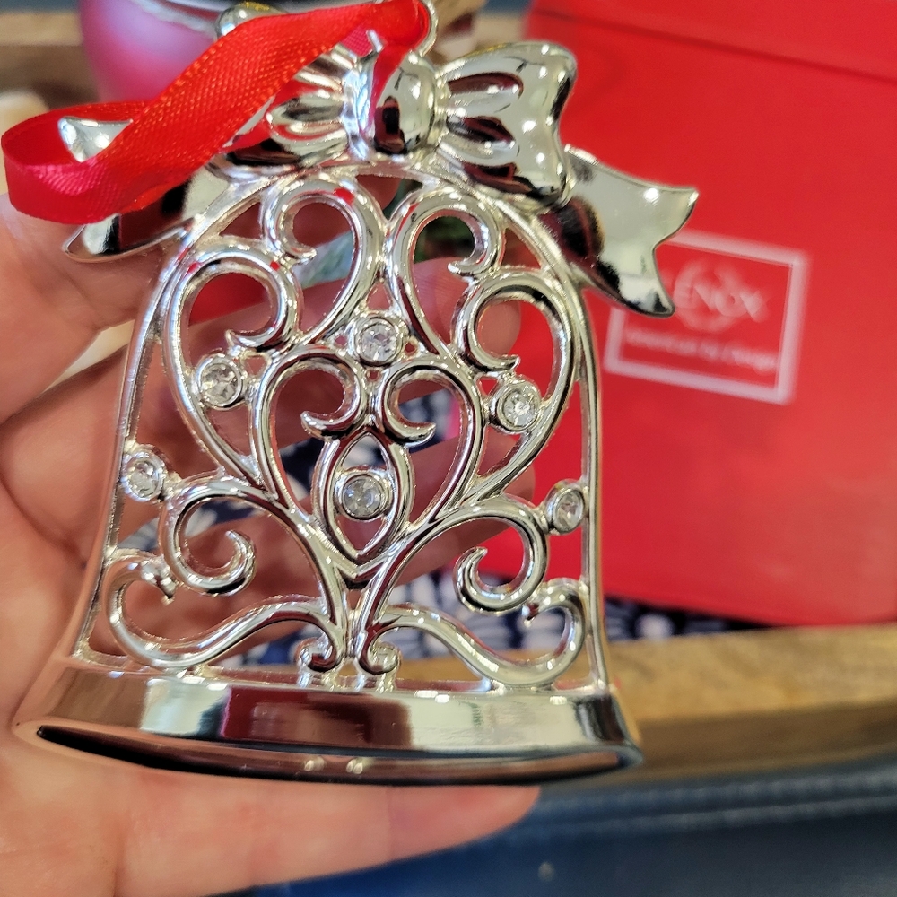 Lenox sparkle and scroll.ornament